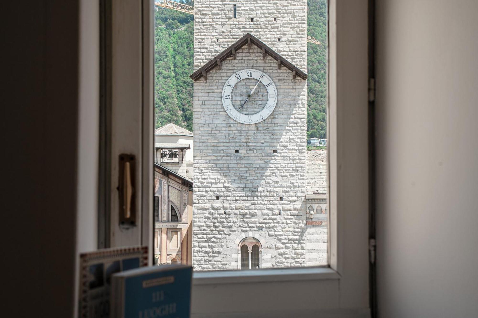 Al Duomo guest house Como Eksteriør billede